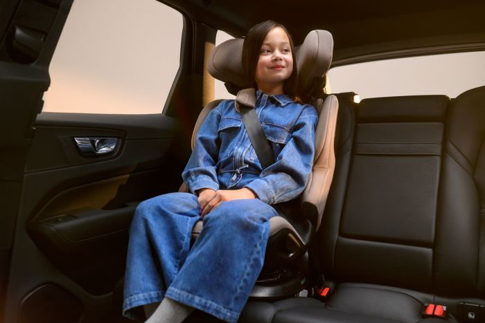 Maxi-Cosi Emerald 360 S i-Size Car Seat - Truffle - Image 5